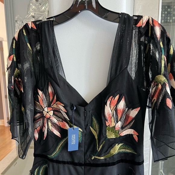 SOLD Marchesa Notte V-Neck Half-Sleeve Floral Embroidered Tulle A-Line Gown - Picture 10 of 12